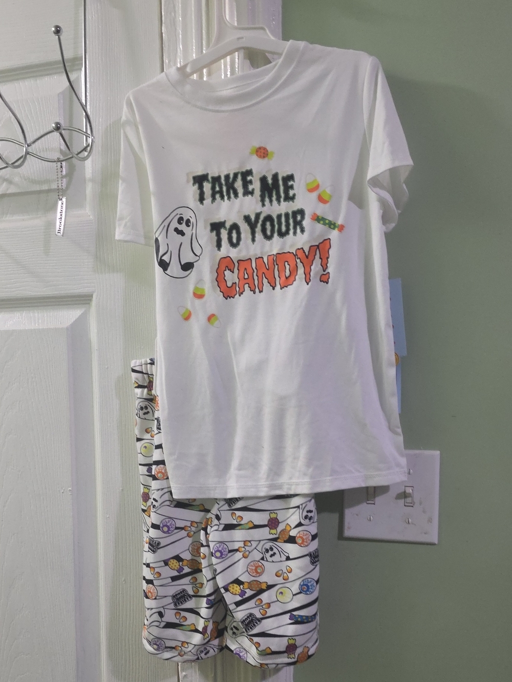 Kids White 'Take Me To Your Candy!' Pajama Set
